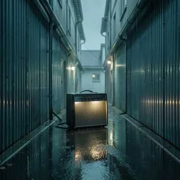 Crimson Alley Mist